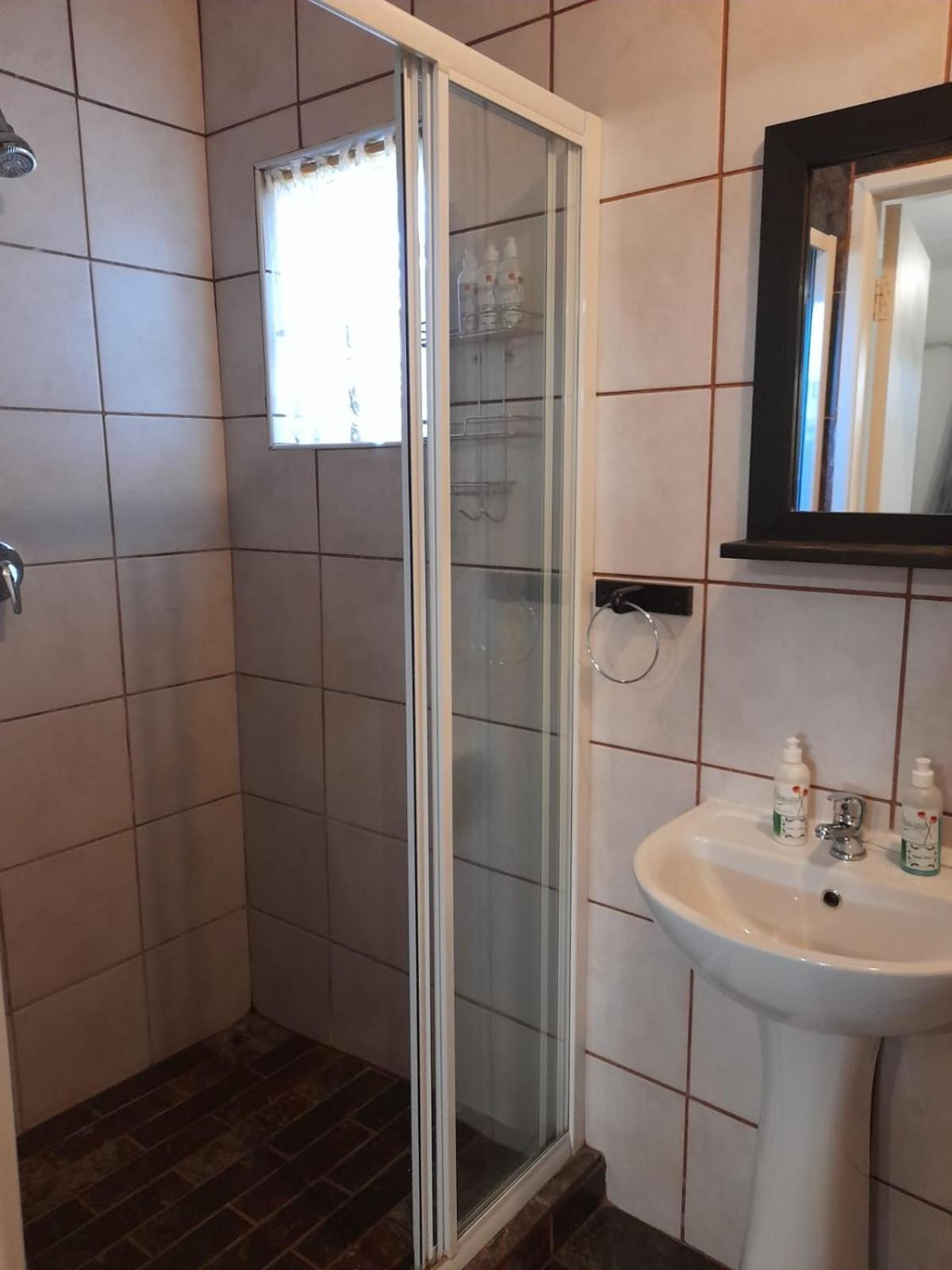 Ukarimu Guest House Klerksdorp Bilik gambar